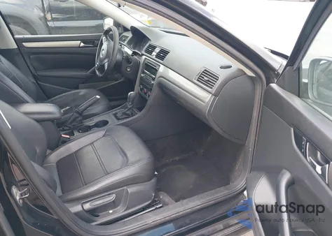 2014 Volkswagen Passat 1.8T Wolfsburg Edition from USA, damaged, VIN 1VWAT7A32EC034828